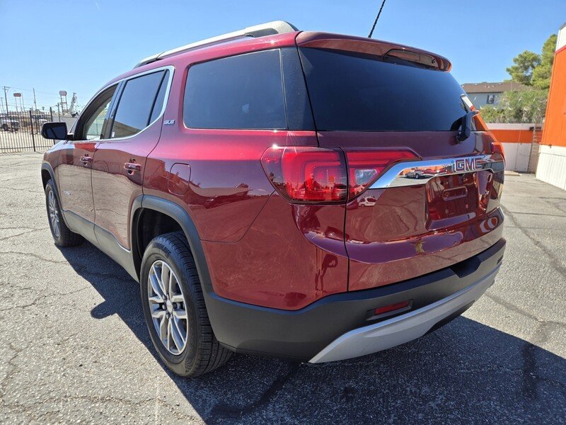 2017 Gmc Acadia SLE photo 2