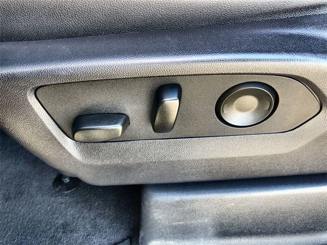 2024 Chevrolet Silverado 1500 LT photo 3