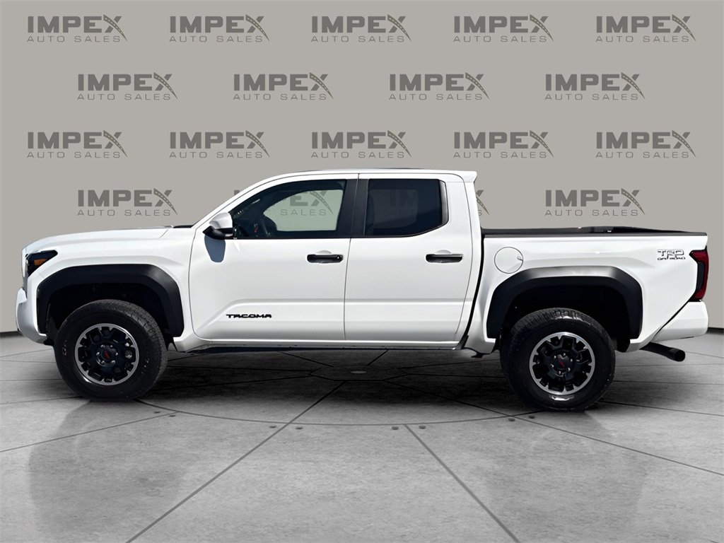 2025 Toyota Tacoma TRD Off-Road photo 2