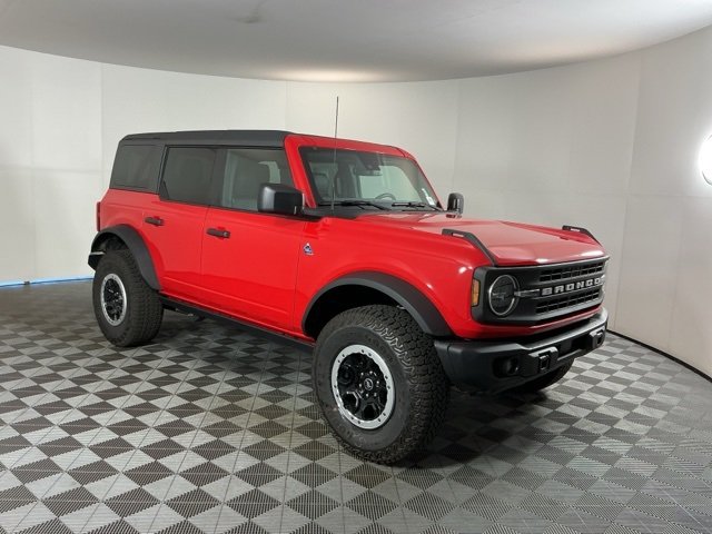 2023 Ford Bronco Black Diamond photo 2
