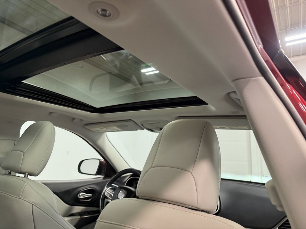 2021 Jeep Cherokee Limited photo 16