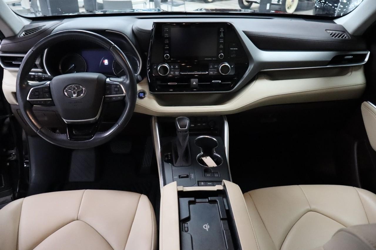 2020 Toyota Highlander XLE photo 12