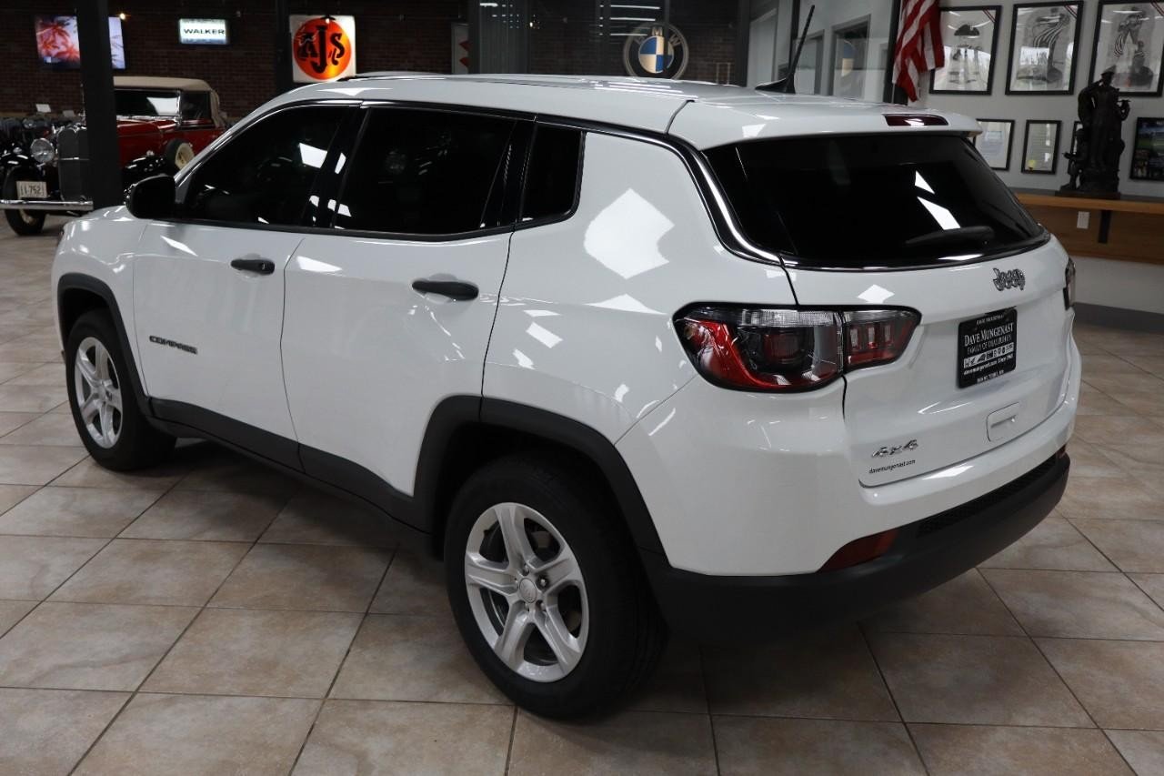 2023 Jeep Compass Sport photo 3