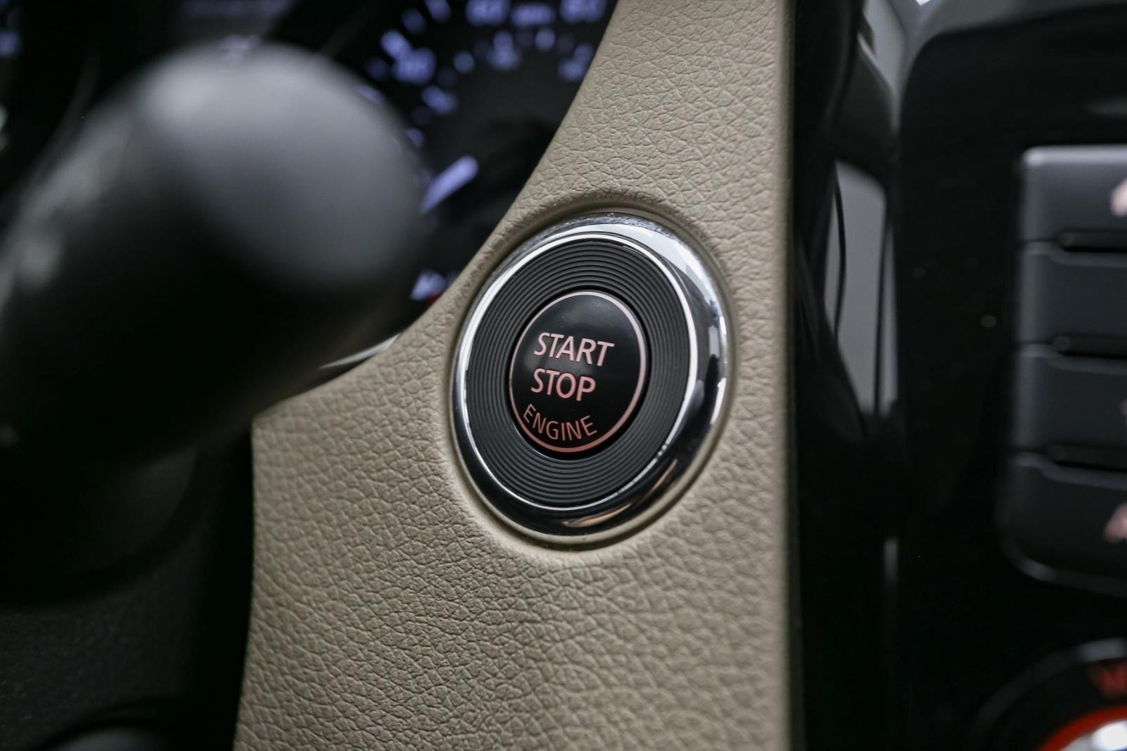 2019 Nissan Rogue SV photo 28