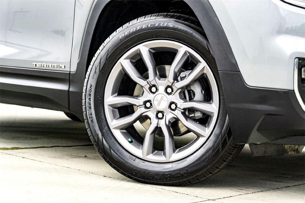 2024 Gmc Terrain SLT photo 2