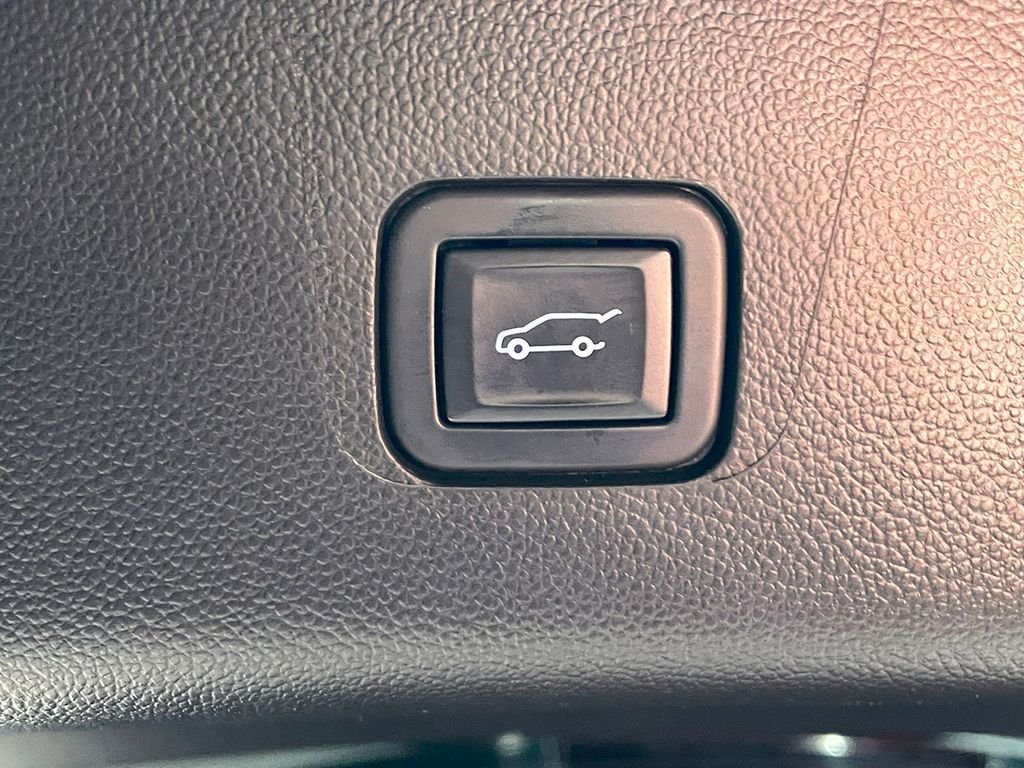 2023 Chevrolet Traverse Leather photo 11