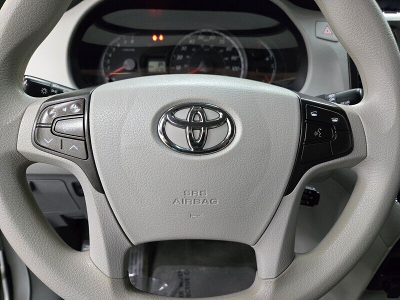 2013 Toyota Sienna LE photo 14