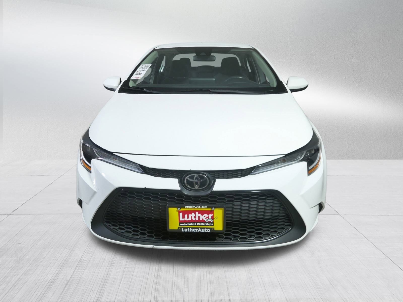 2022 Toyota Corolla LE photo 2