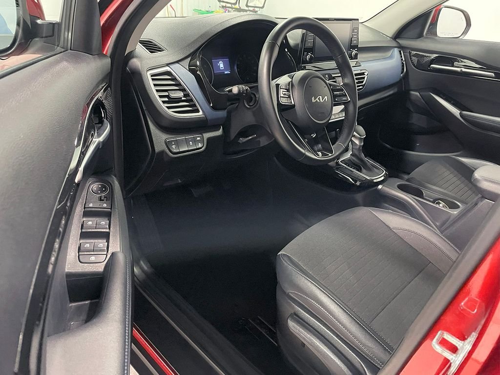 2023 Kia Seltos S photo 14