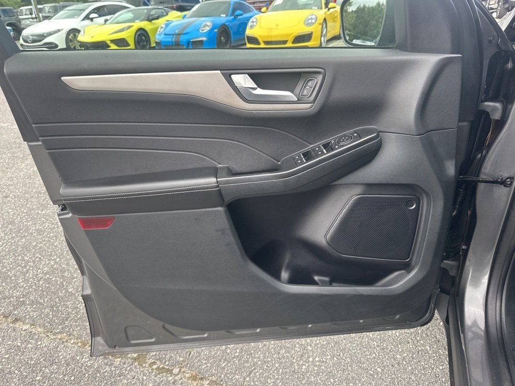 2022 Ford Escape SEL photo 24