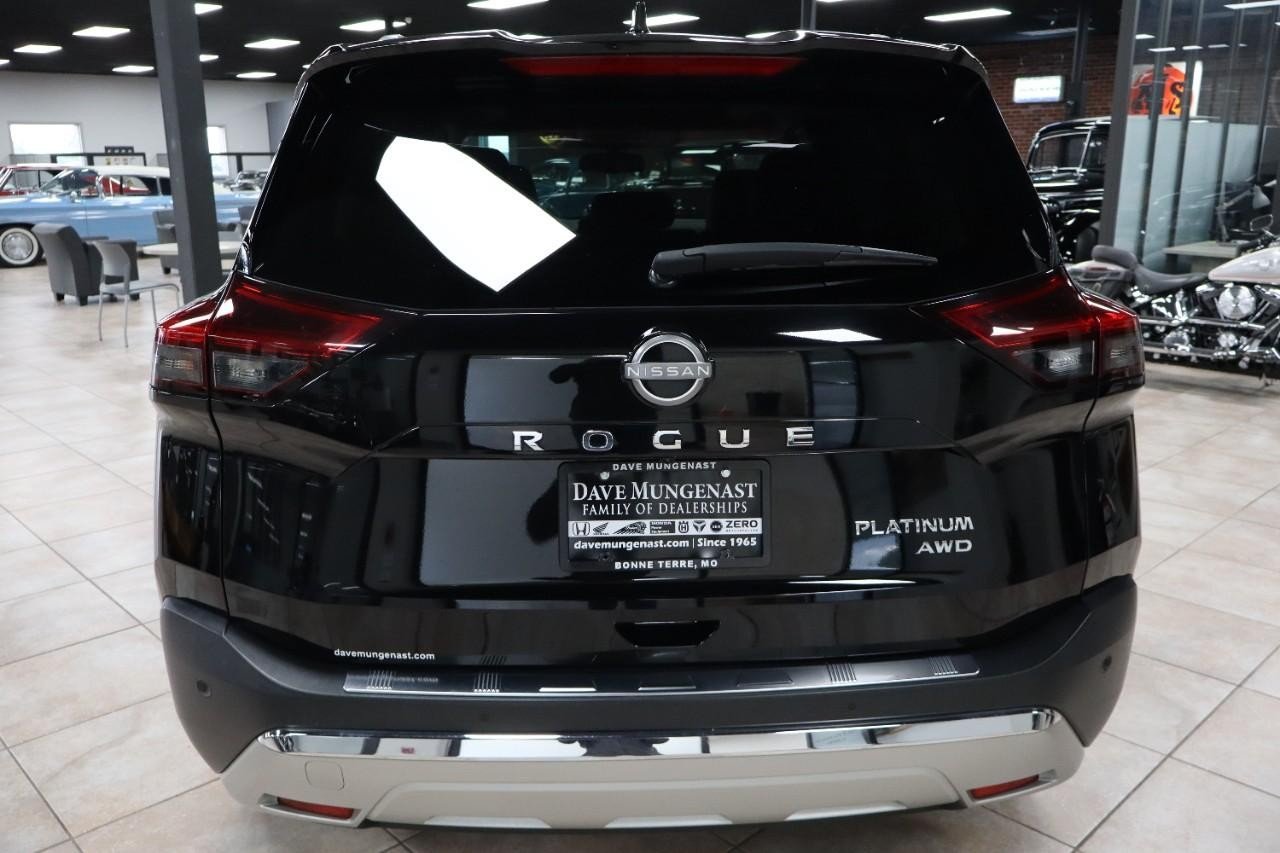 2023 Nissan Rogue Platinum photo 4