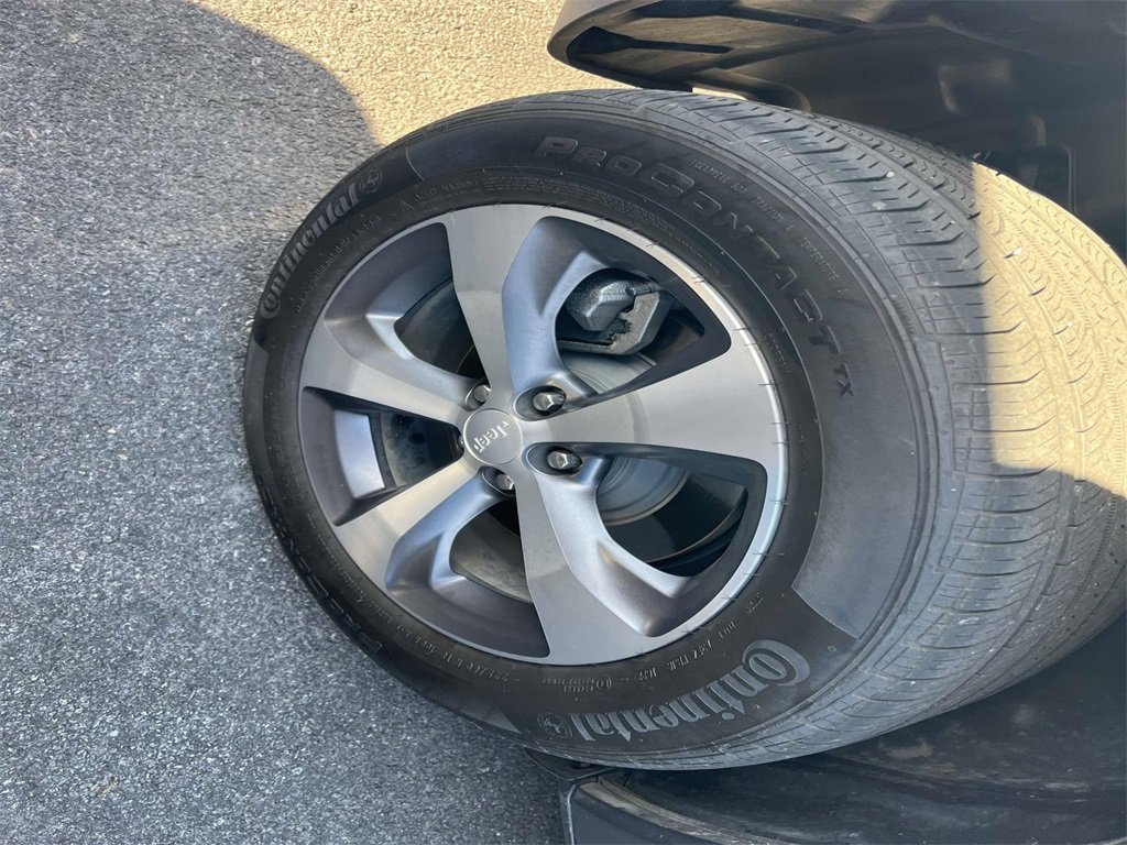 2022 Jeep Cherokee Limited photo 13