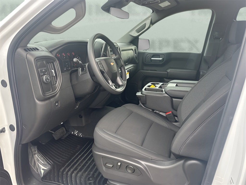 2025 Chevrolet Silverado 1500 Custom photo 7