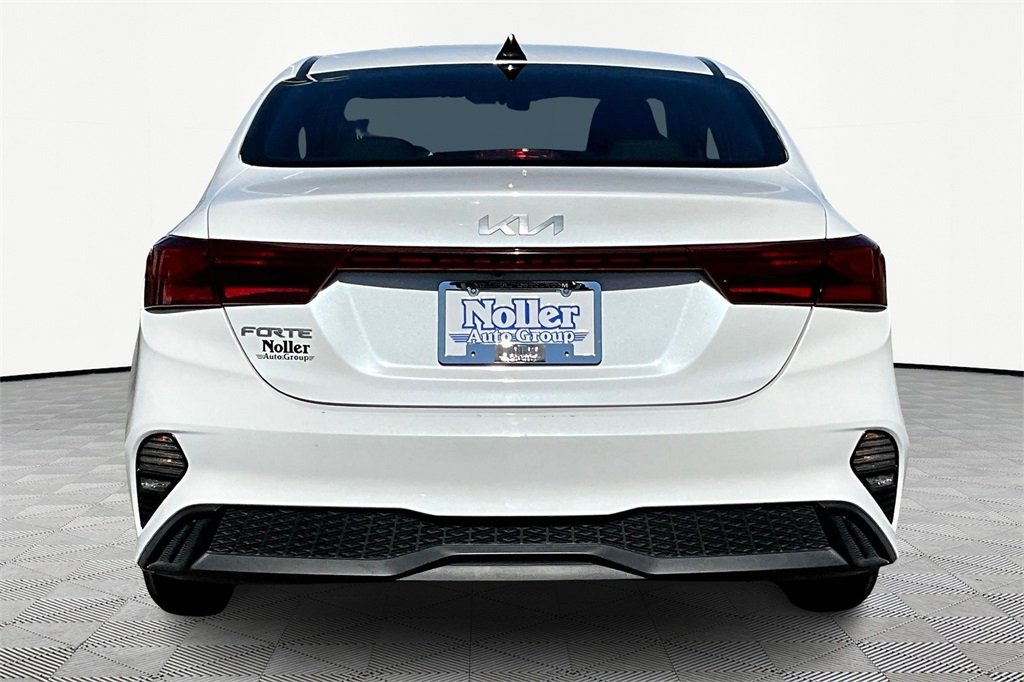 2023 Kia Forte LXS photo 4