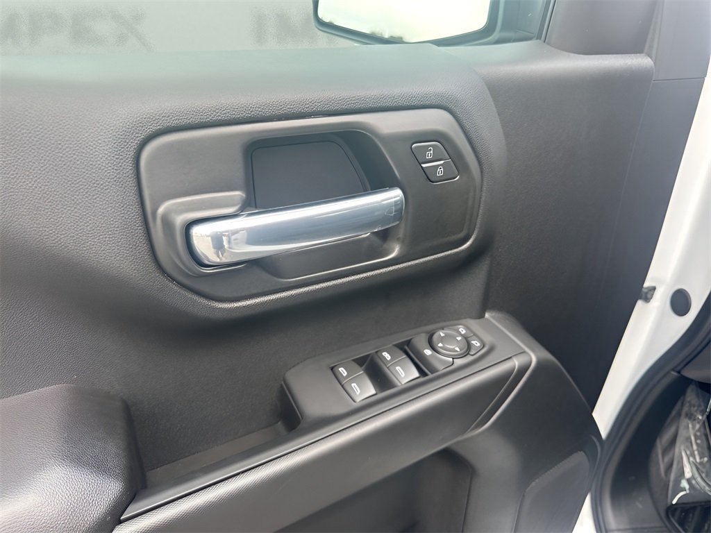 2025 Chevrolet Silverado 1500 Custom photo 21
