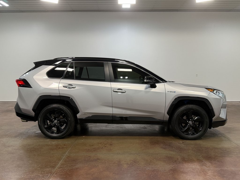 2019 Toyota RAV4 Hybrid XSE photo 19