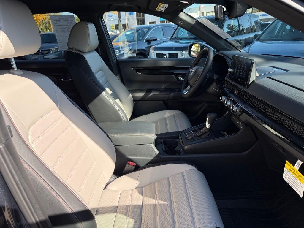 2025 Honda CR-V Hybrid Sport Touring photo 17