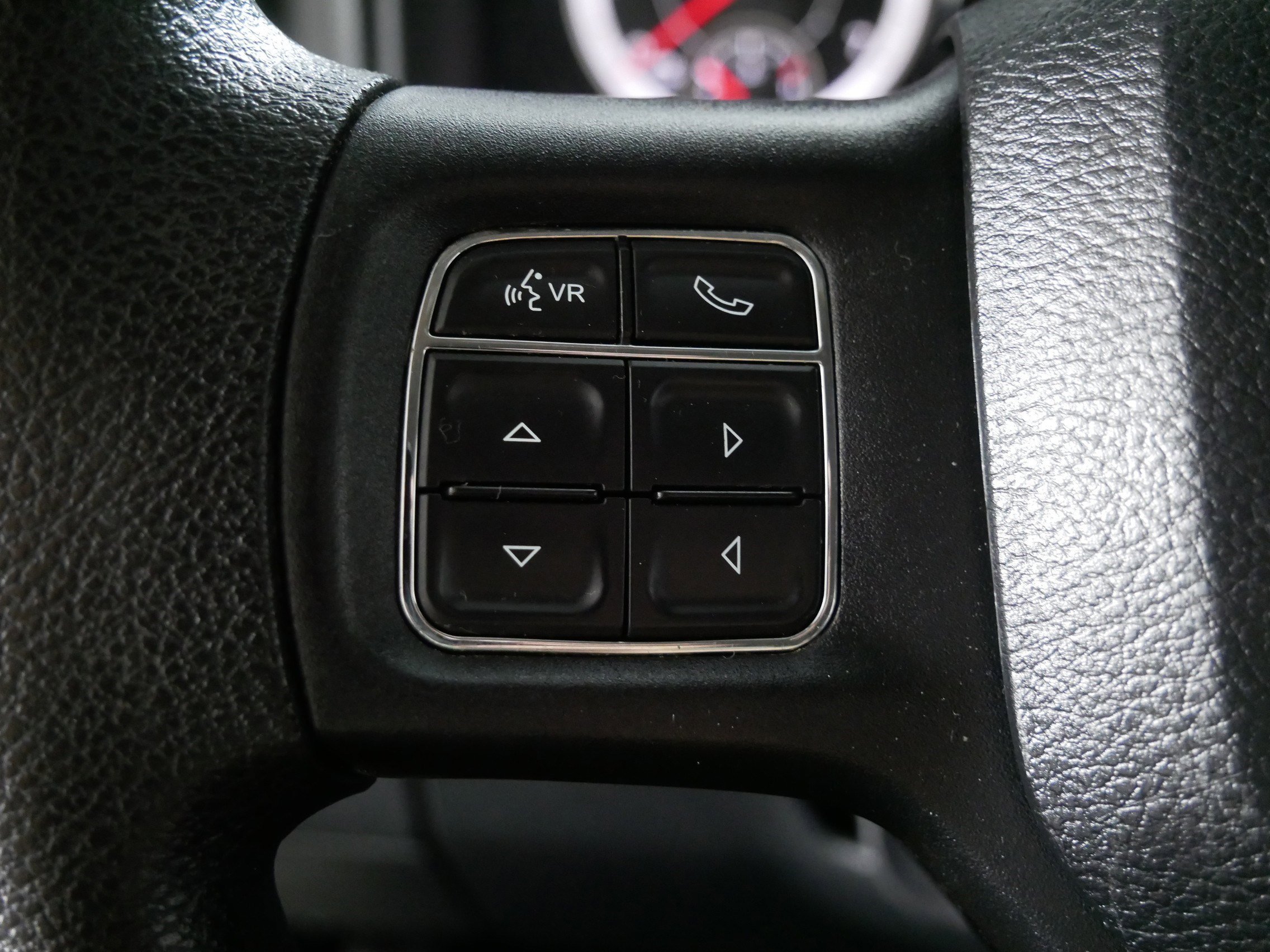 2016 Ram 1500 SLT photo 25
