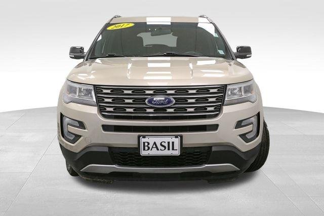 2017 Ford Explorer XLT photo 3