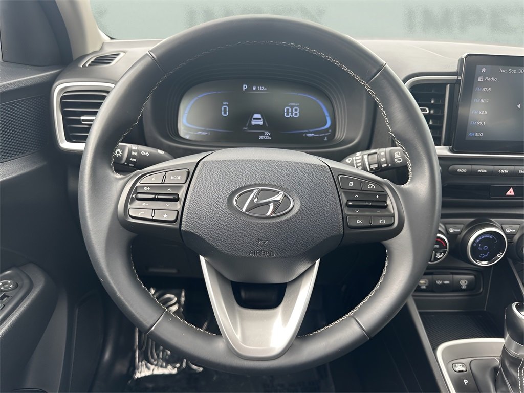 2024 Hyundai Venue SEL photo 13