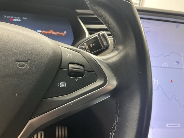 2014 Tesla Model S photo 18