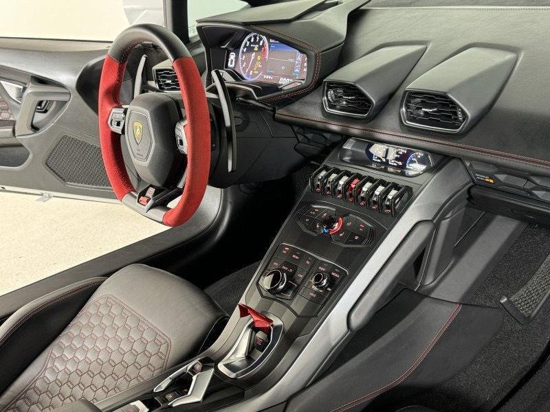 2019 Lamborghini Huracan photo 36