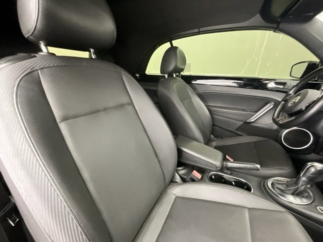2014 Volkswagen Beetle TDI photo 11