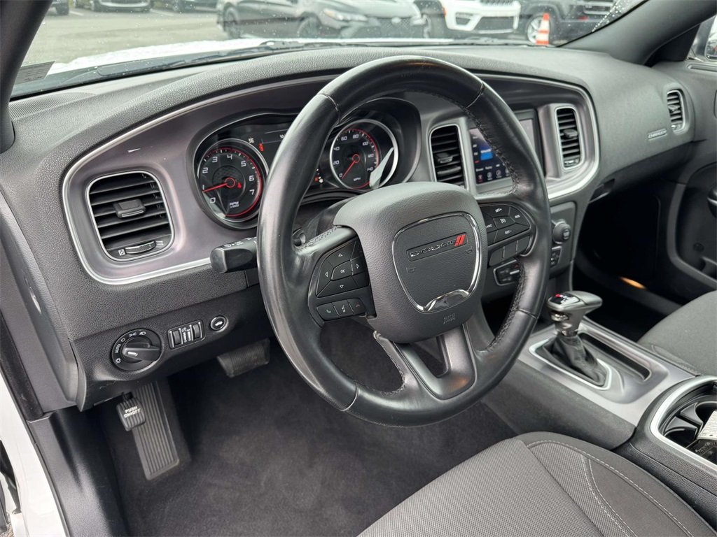 2019 Dodge Charger SXT photo 2