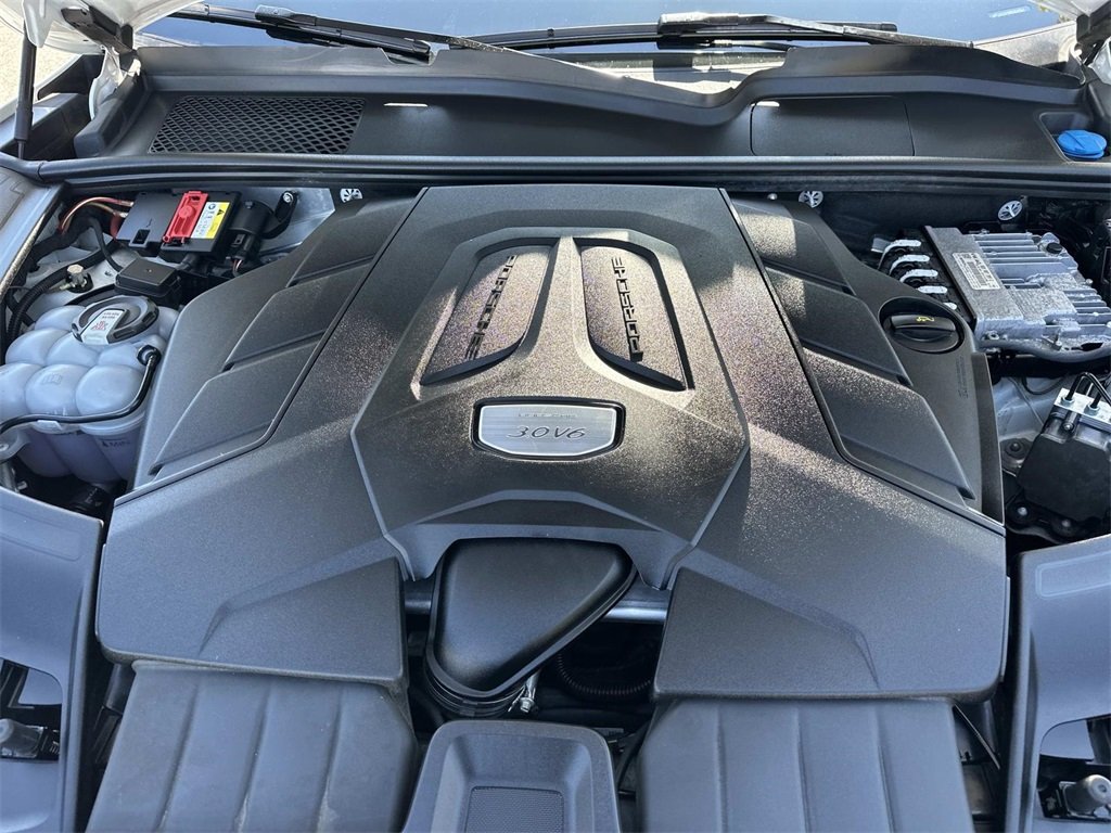 2022 Porsche Cayenne Base photo 11