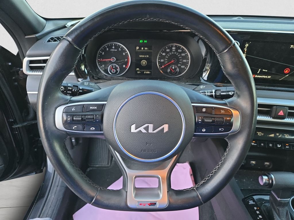 2022 Kia K5 GT-Line photo 13