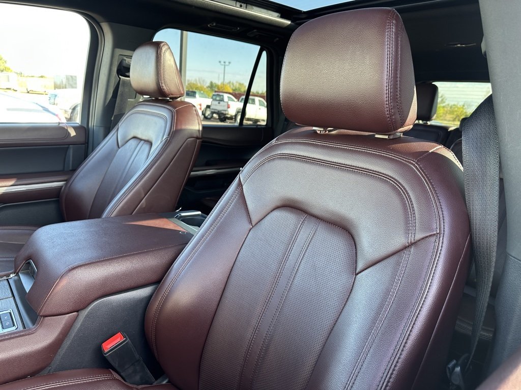 2023 Ford Expedition Limited photo 3