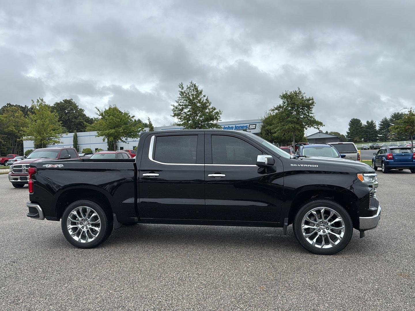 2023 Chevrolet Silverado 1500 LTZ photo 4