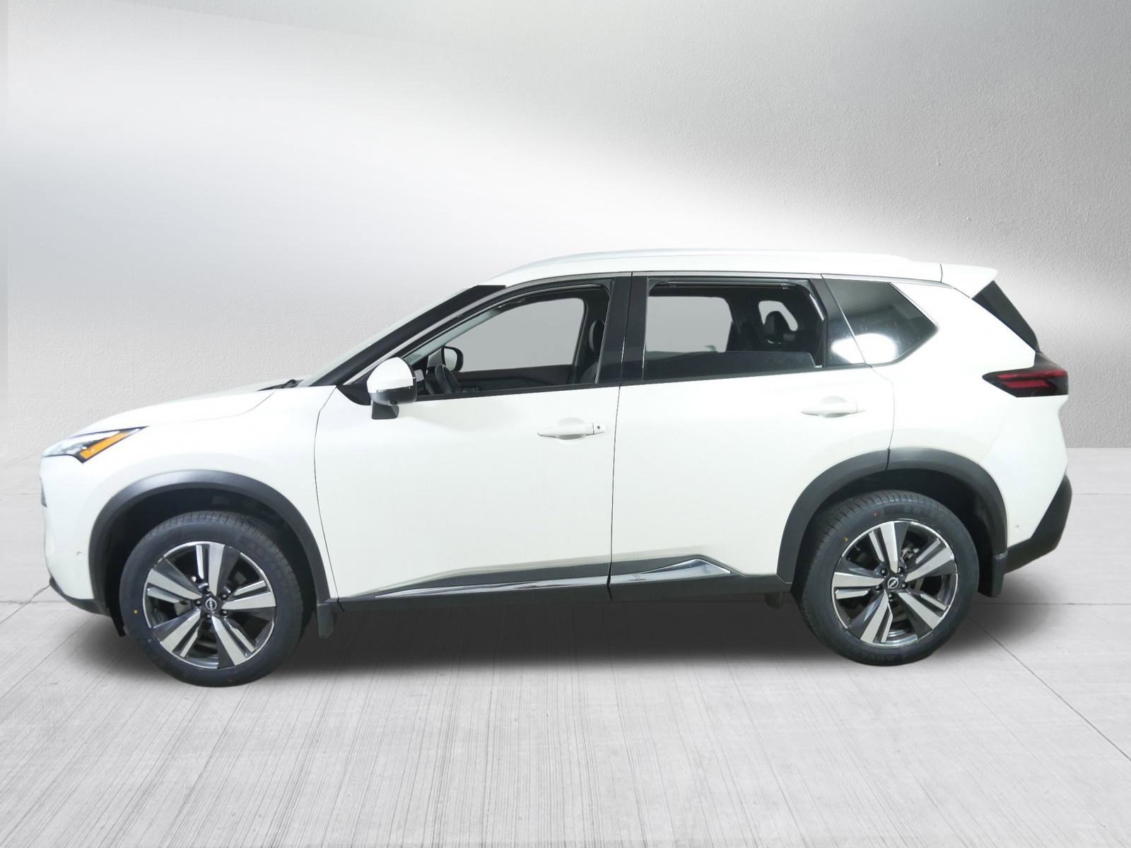 2023 Nissan Rogue SL photo 2