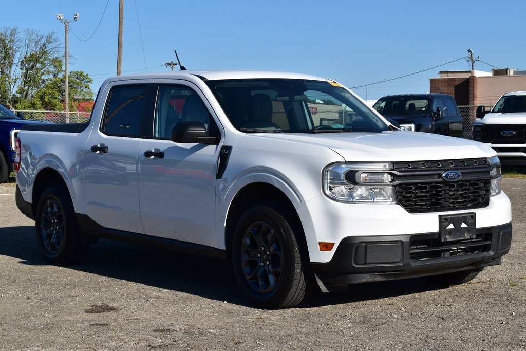 2024 Ford Maverick XLT photo 2