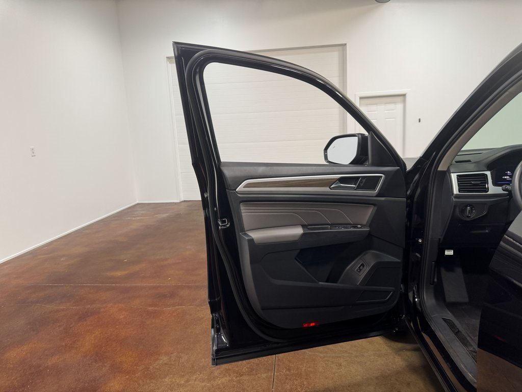 2023 Volkswagen Atlas SEL photo 49