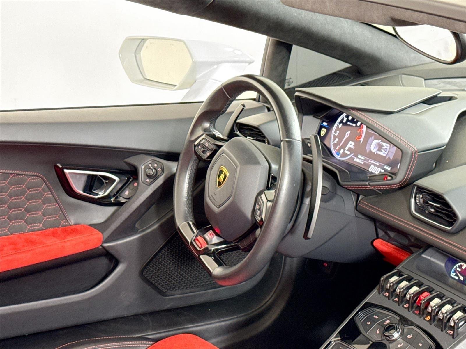 2017 Lamborghini Huracan Spyder photo 25