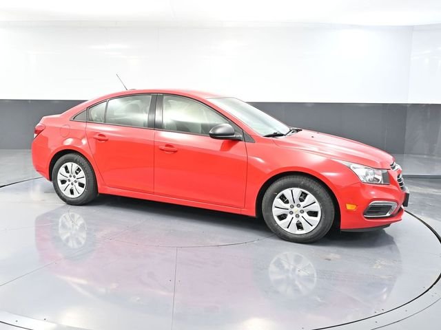 2015 Chevrolet Cruze LS photo 2