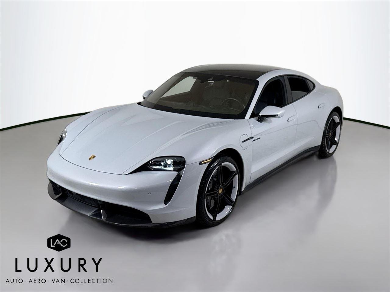 2021 Porsche Taycan Turbo S photo 2