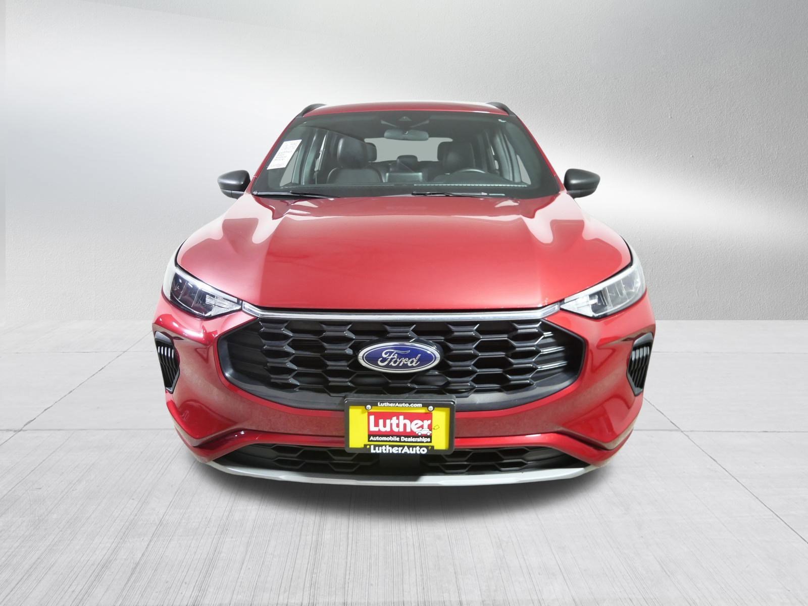2024 Ford Escape ST-Line photo 2
