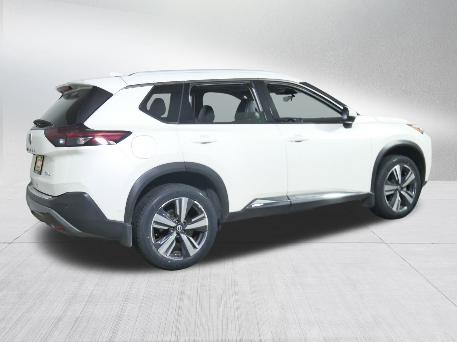 2023 Nissan Rogue SL photo 5