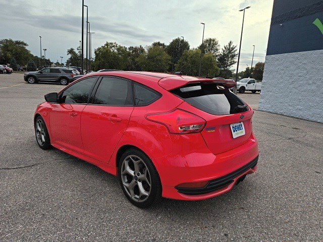 2017 Ford Focus ST photo 3