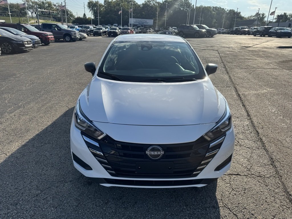 2024 Nissan Versa 1.6 S photo 2