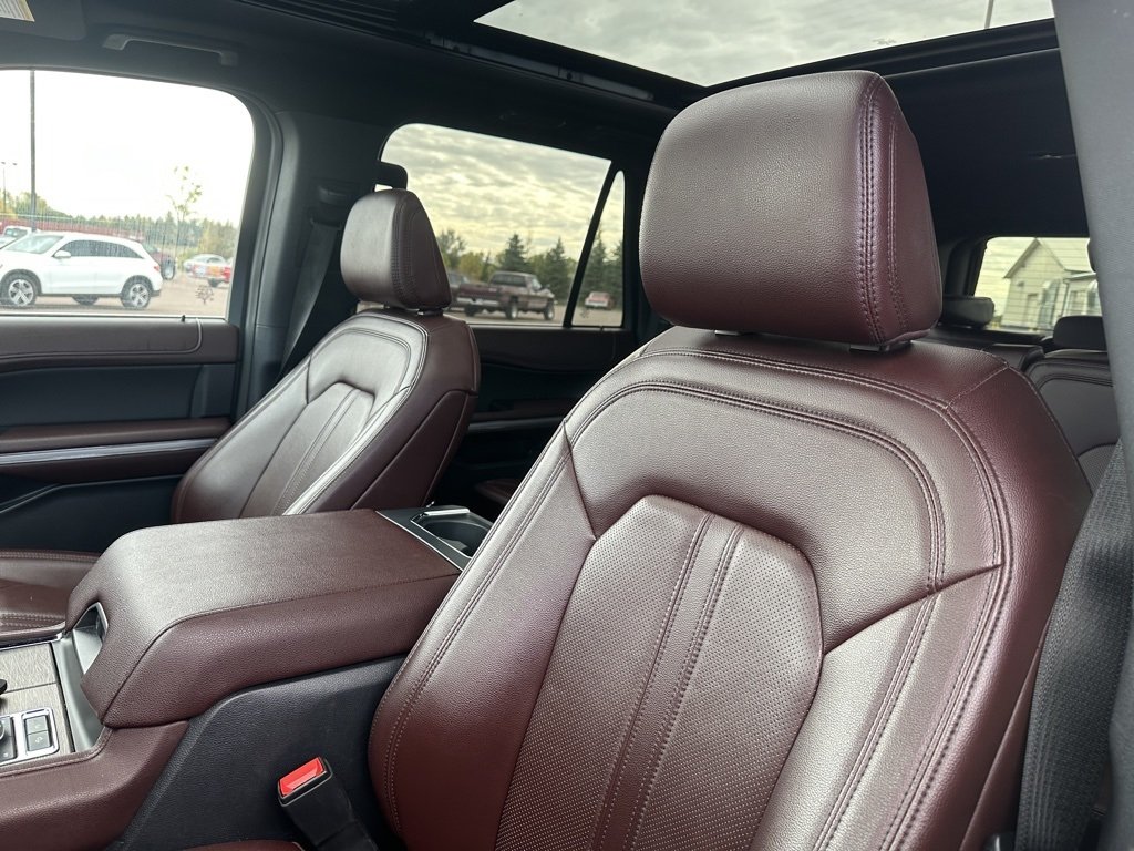 2023 Ford Expedition Limited photo 4