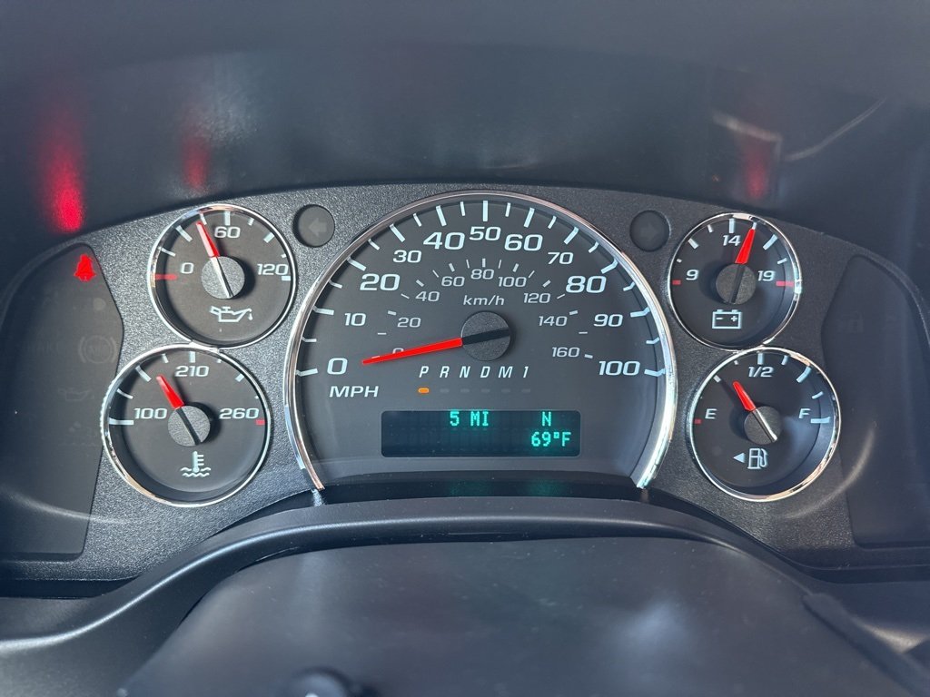 2025 Chevrolet Express 3500 Work Van photo 18
