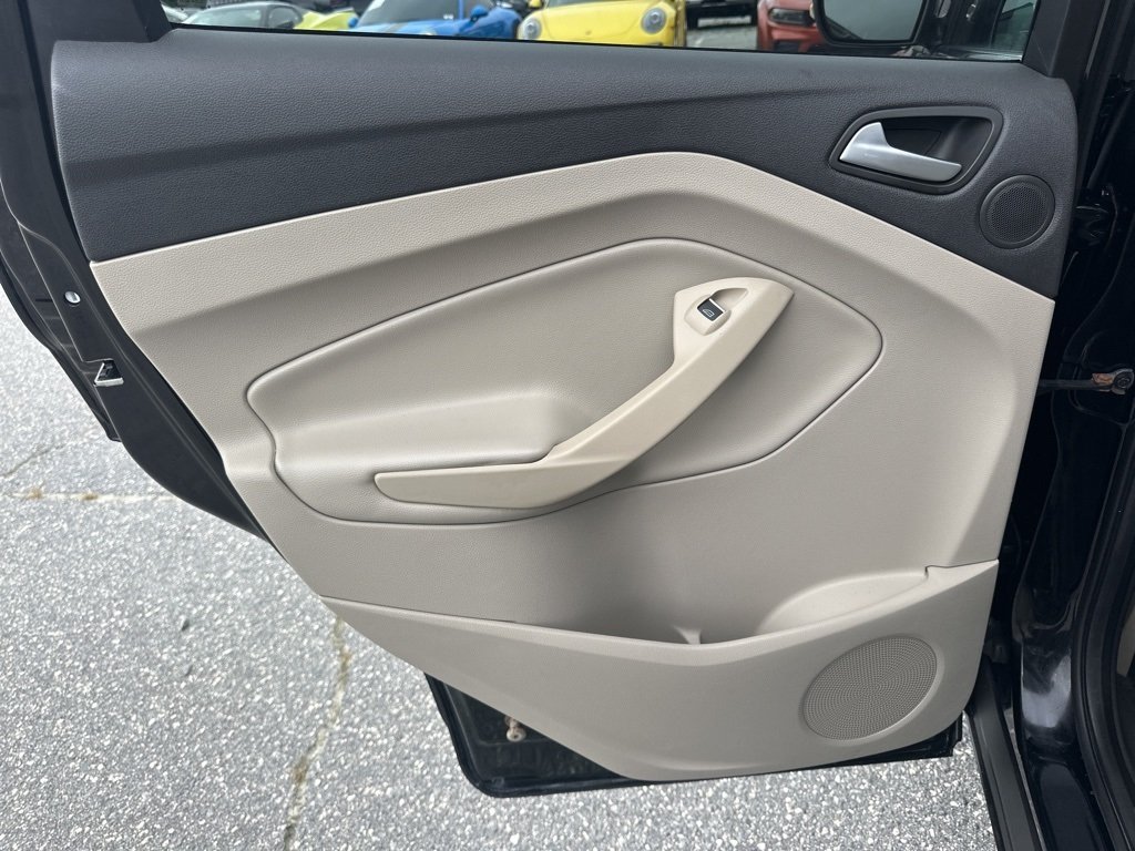 2017 Ford Escape Titanium photo 28