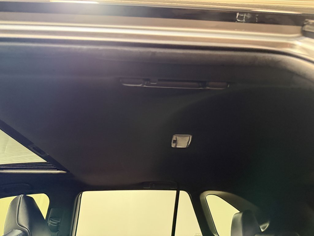 2019 Toyota RAV4 Hybrid XSE photo 6