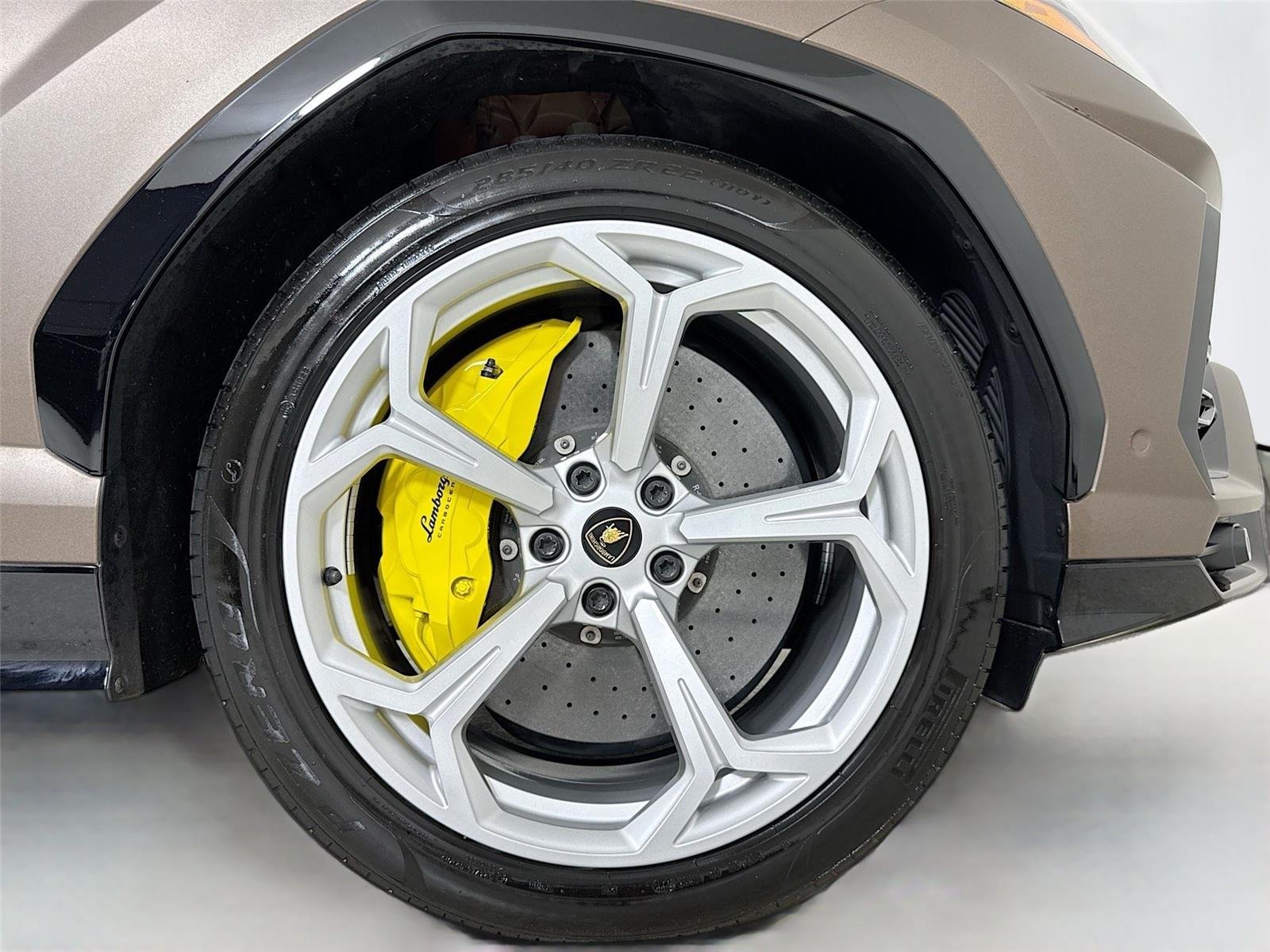 2020 Lamborghini Urus photo 38