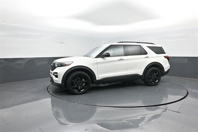 2022 Ford Explorer ST-Line photo 4
