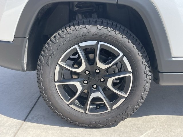 2024 Jeep Compass Trailhawk photo 2