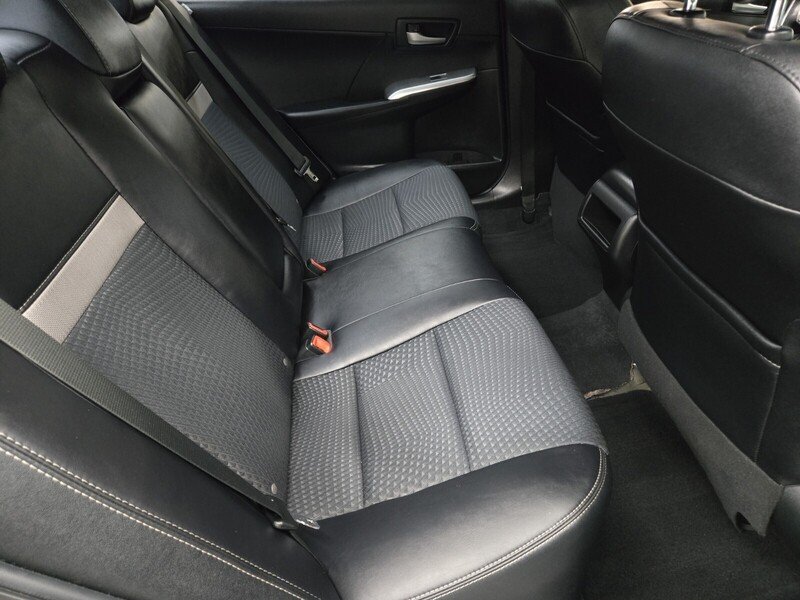 2013 Toyota Camry SE photo 11